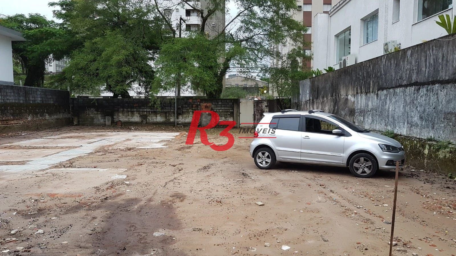 Terreno para alugar, 654 m² por R$ 10.998,74/mês - Centro - Guarujá/SP