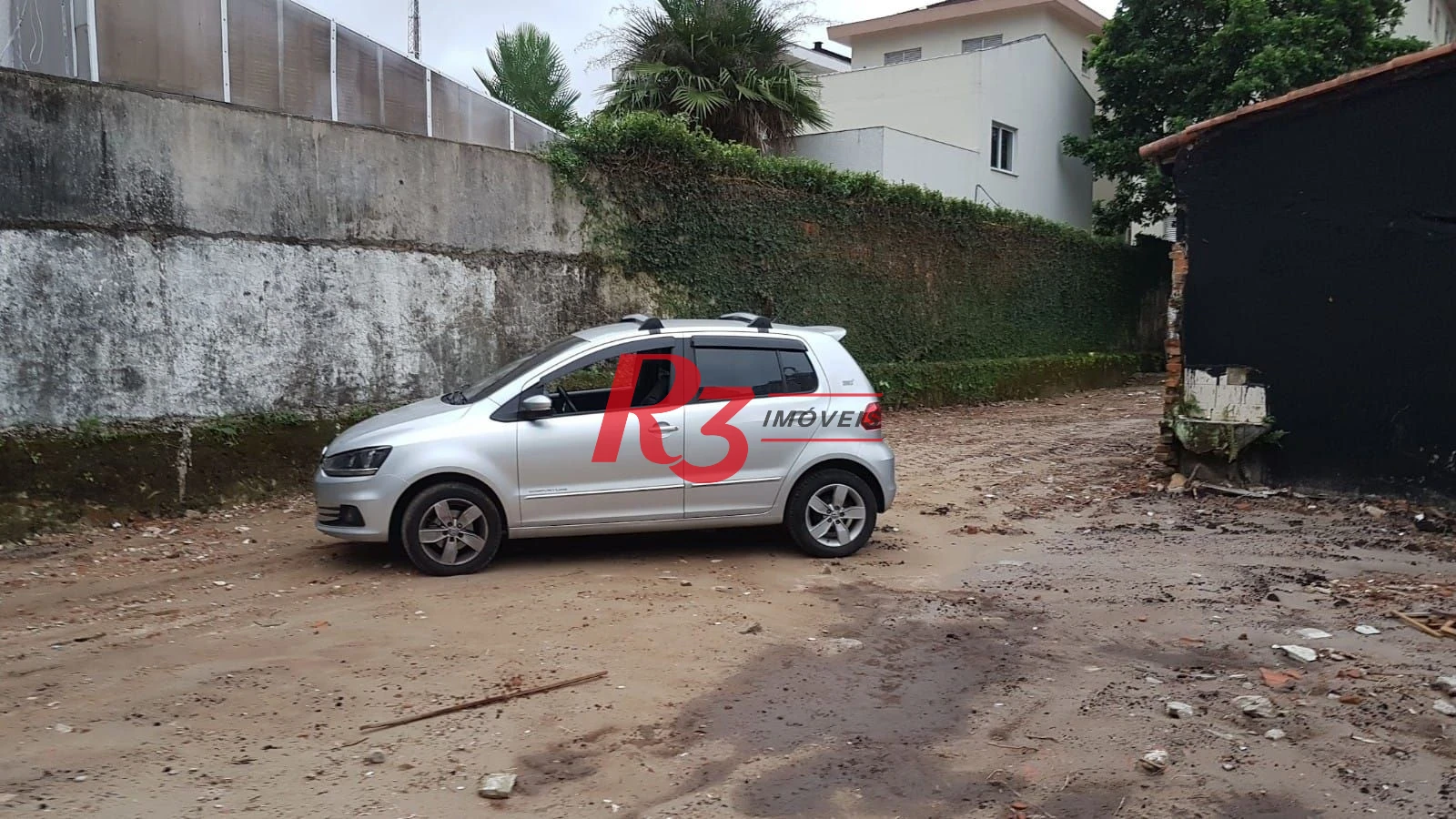 Terreno para alugar, 654 m² por R$ 10.998,74/mês - Centro - Guarujá/SP