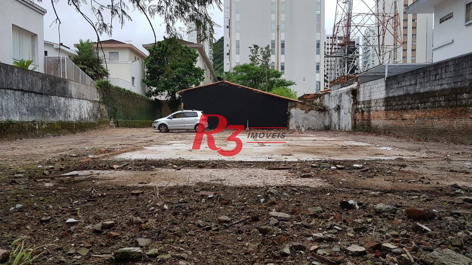 Terreno para alugar, 654 m² por R$ 10.998,74/mês - Centro - Guarujá/SP