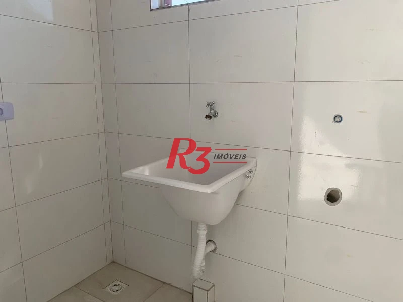 Casa com 2 dormitórios à venda, 72 m² por R$ 320.000,00 - Chico de Paula - Santos/SP