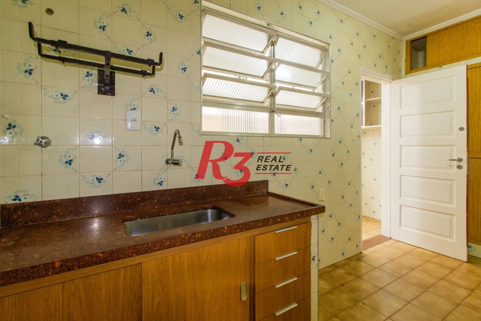 Apartamento com 2 dormitórios para alugar, 68 m² por R$ 3.000,00/mês - Vila Mathias - Santos/SP