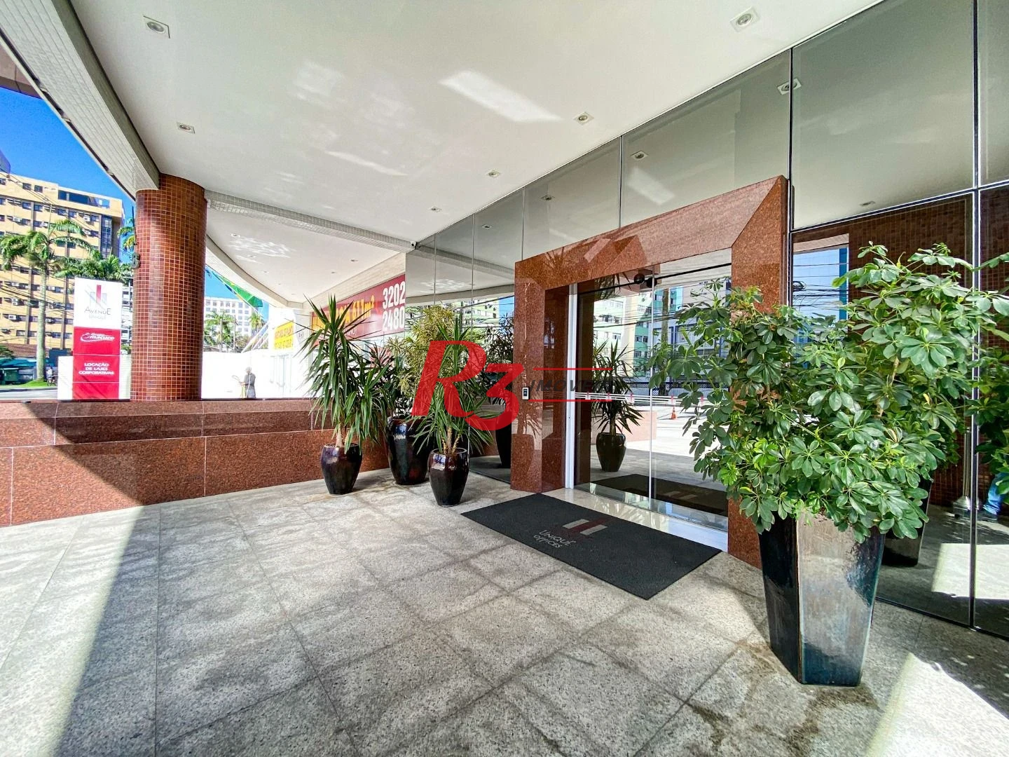 Excelente sala comercial para locação Avenida Ana Costa.