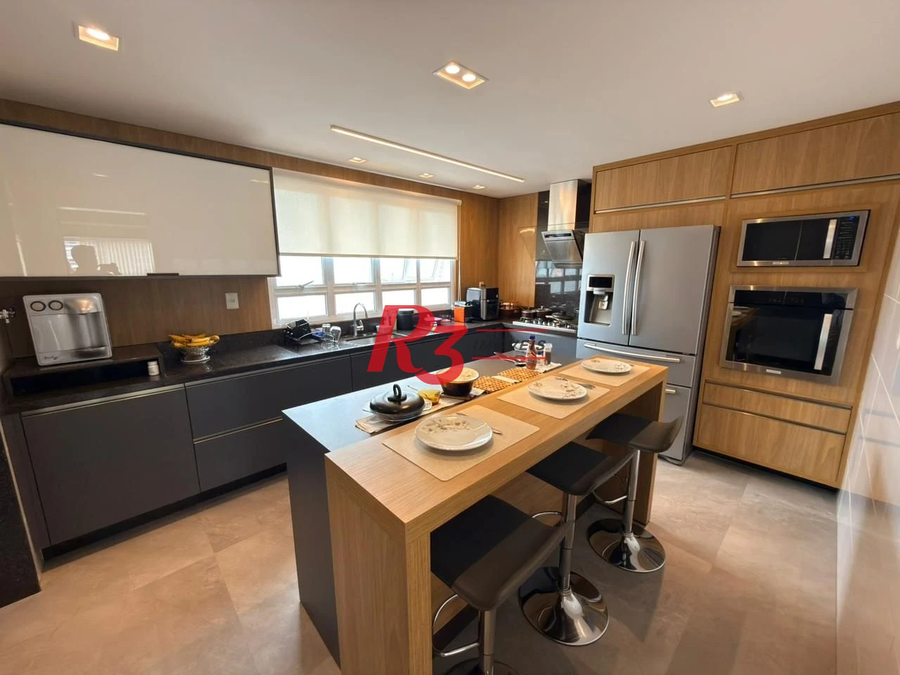 Cobertura com 4 dormitórios à venda, 242 m² por R$ 5.500.000,00 - Gonzaga - Santos/SP