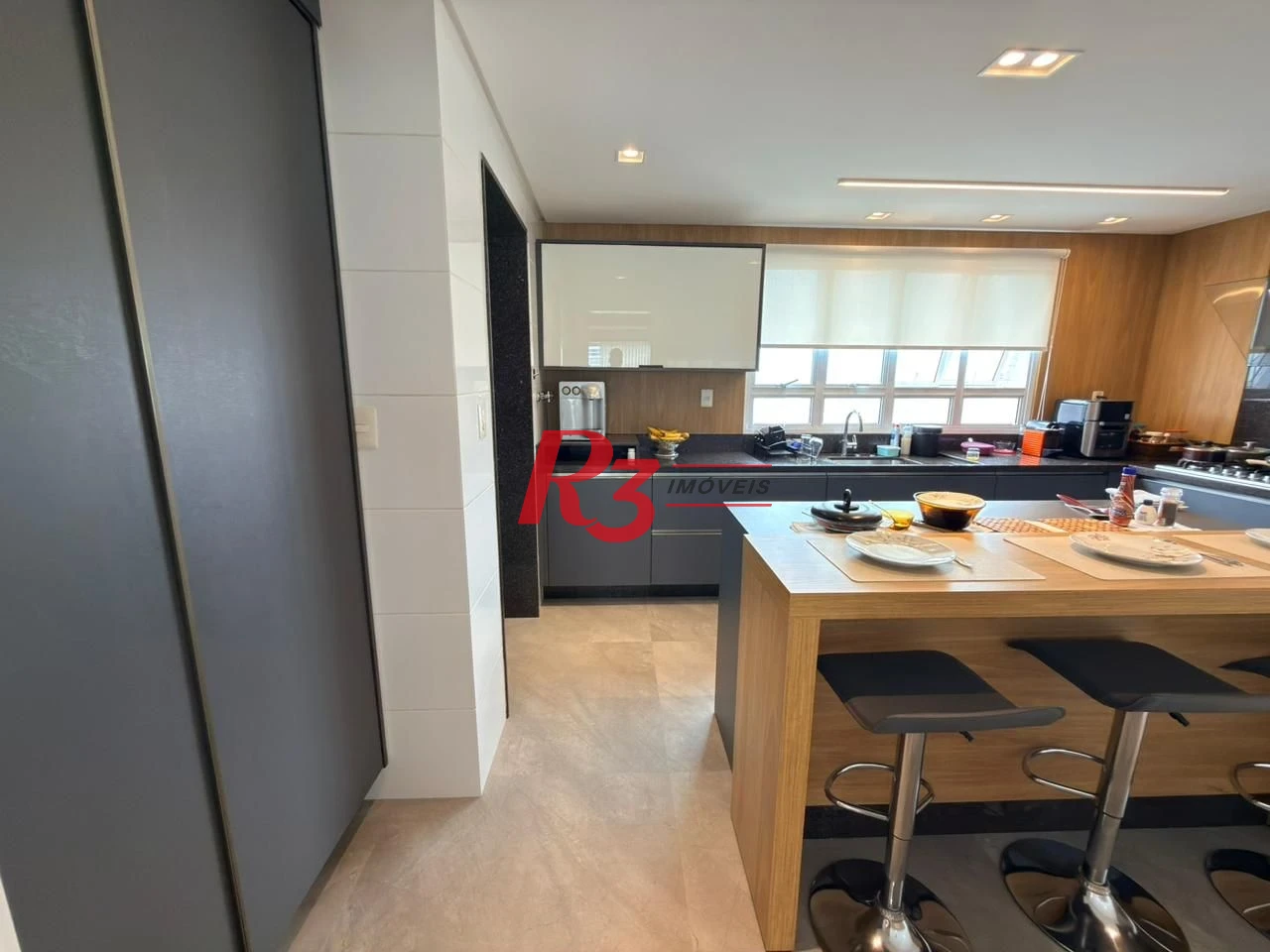 Cobertura com 4 dormitórios à venda, 242 m² por R$ 5.500.000,00 - Gonzaga - Santos/SP