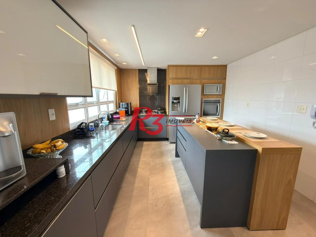 Cobertura com 4 dormitórios à venda, 242 m² por R$ 5.500.000,00 - Gonzaga - Santos/SP