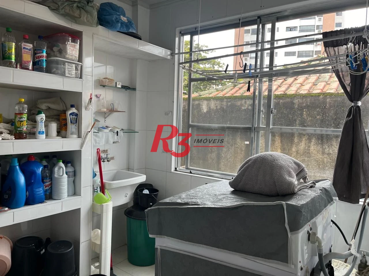 Sobrado com 3 dormitórios à venda, 115 m² por R$ 600.000,00 - Ponta da Praia - Santos/SP