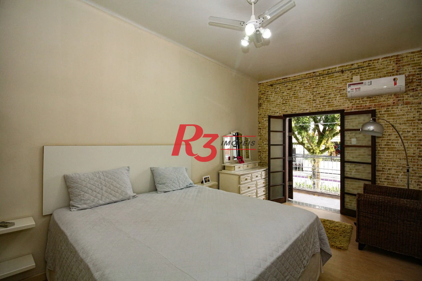 Casa com 3 dormitórios à venda, 350 m² por R$ 1.580.000,00 - Vila Belmiro - Santos/SP
