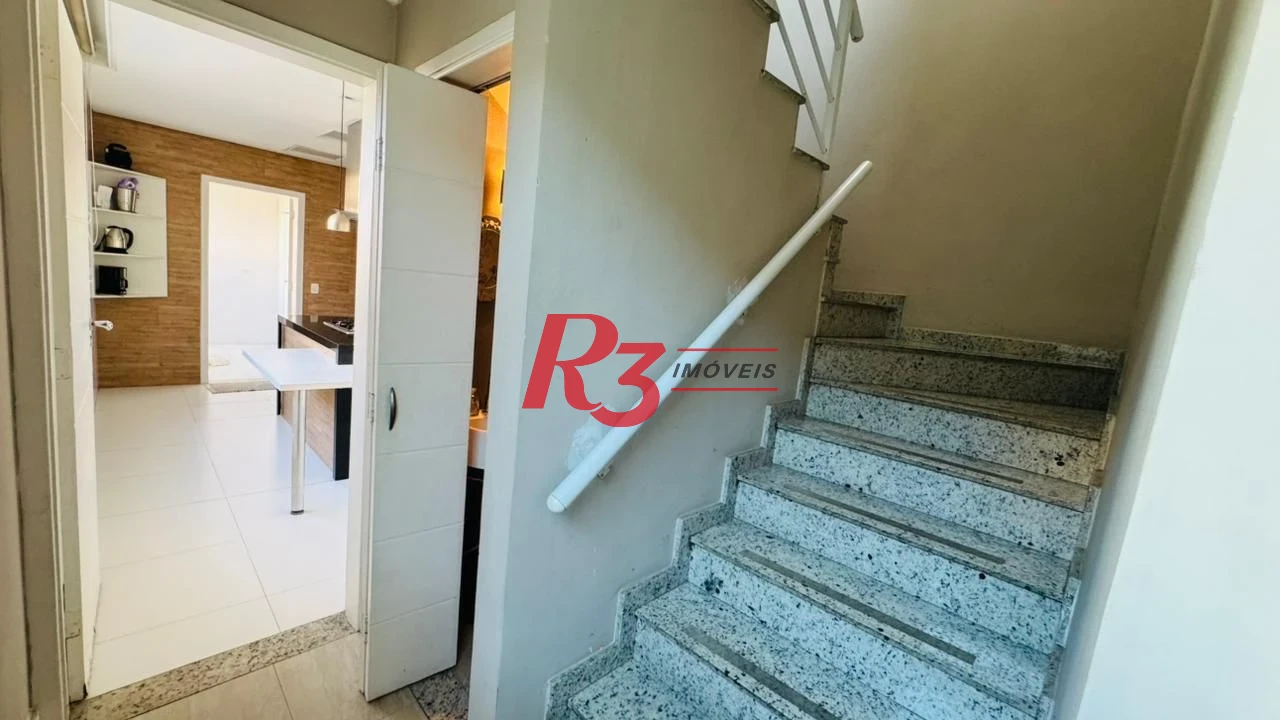 Casa com 3 dormitórios, 300 m² - venda por R$ 1.990.000,00 ou aluguel por R$ 10.200,01/mês - Embaré - Santos/SP