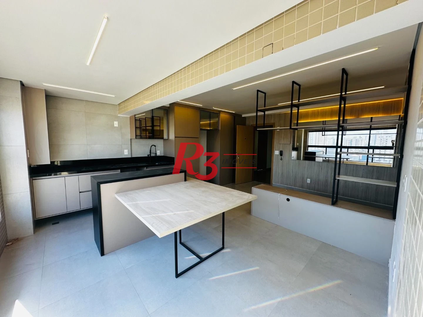 Apartamento com 2 dormitórios à venda, 65 m² por R$ 1.070.000,00 - Ponta da Praia - Santos/SP