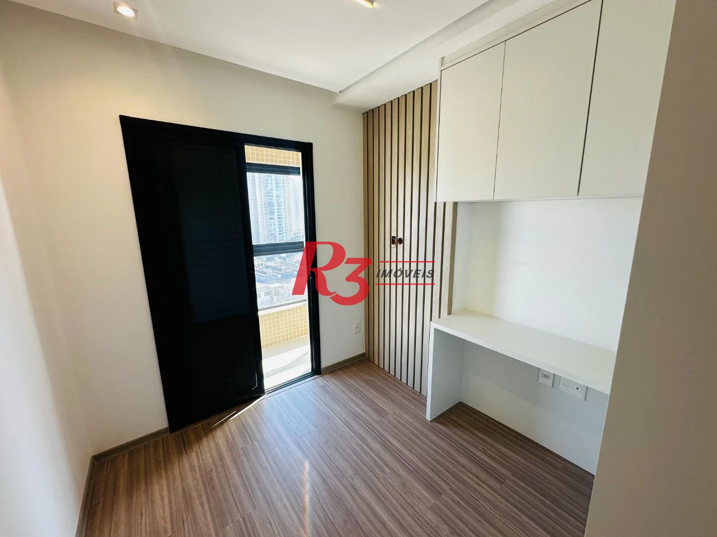Apartamento com 2 dormitórios à venda, 65 m² por R$ 1.070.000,00 - Ponta da Praia - Santos/SP