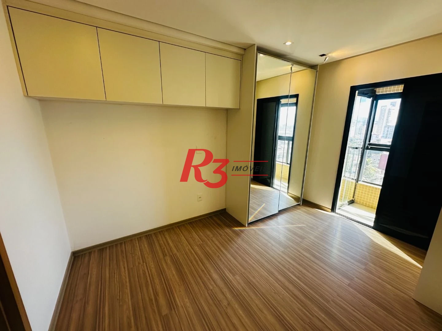 Apartamento com 2 dormitórios à venda, 65 m² por R$ 1.070.000,00 - Ponta da Praia - Santos/SP