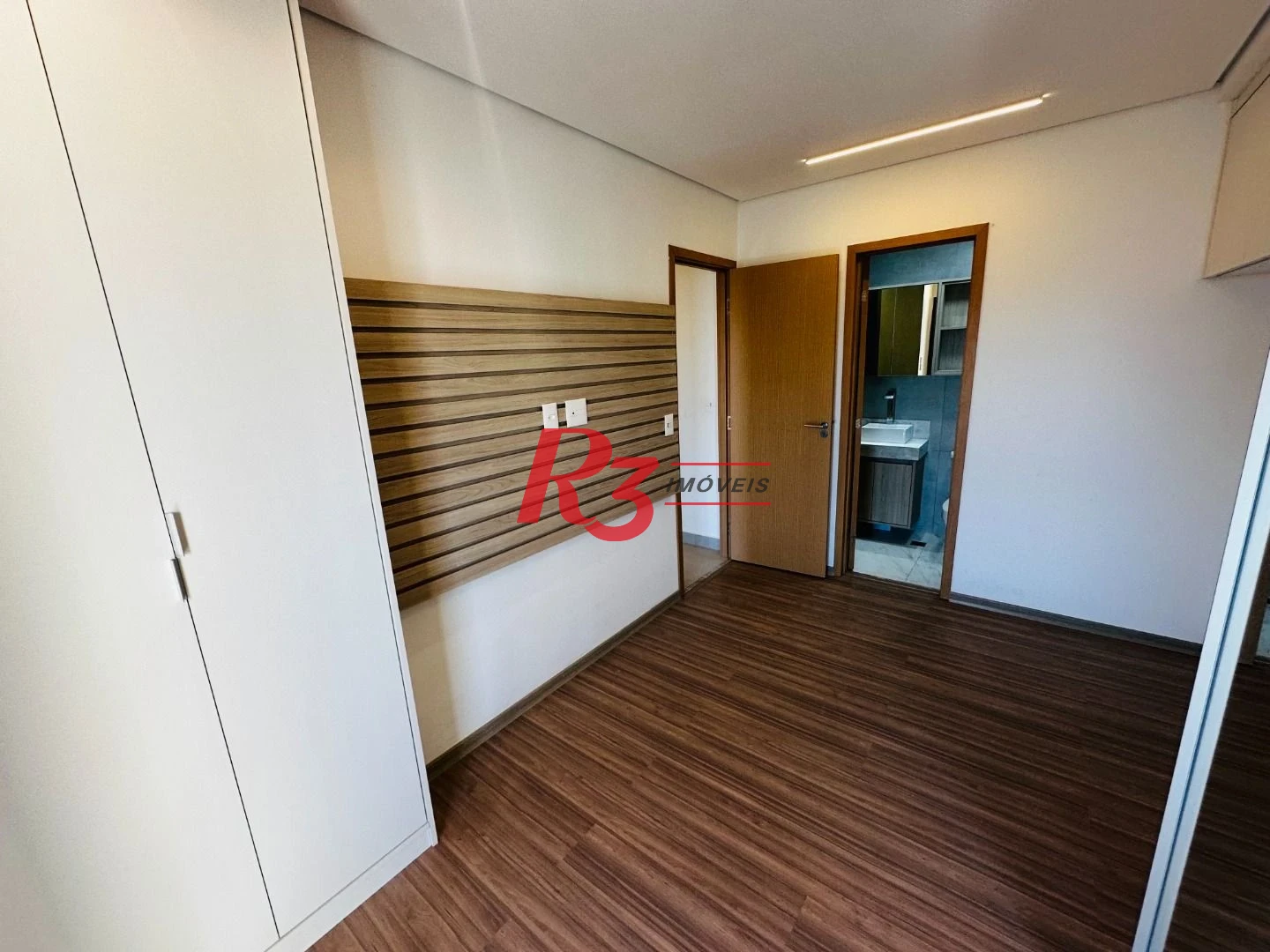 Apartamento com 2 dormitórios à venda, 65 m² por R$ 1.070.000,00 - Ponta da Praia - Santos/SP