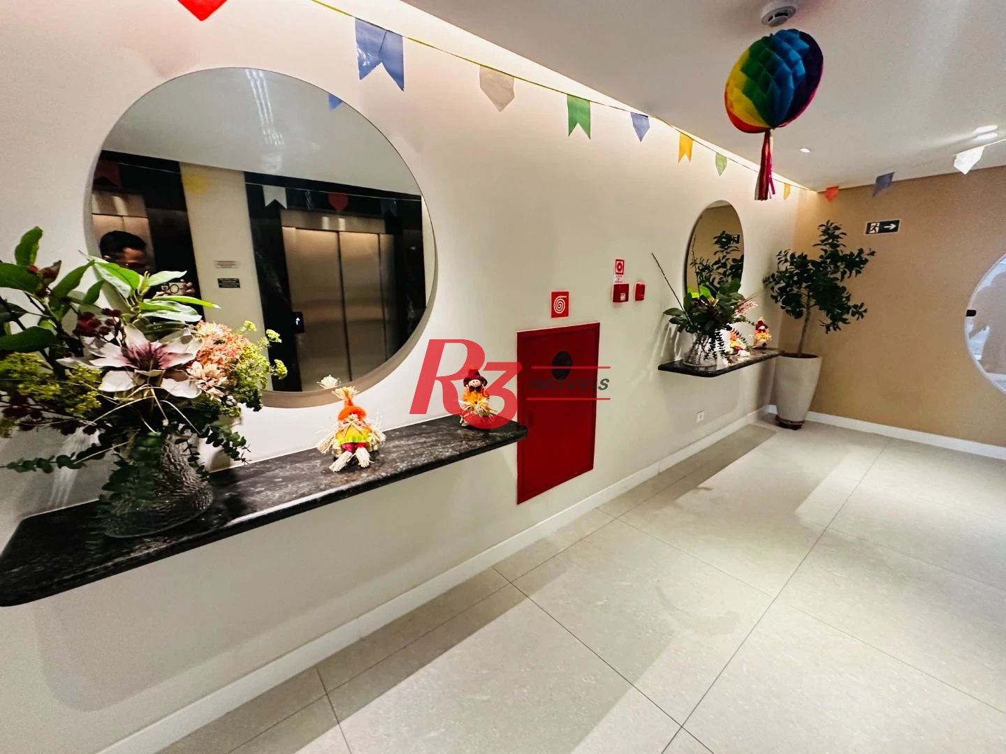 Apartamento com 2 dormitórios à venda, 65 m² por R$ 1.070.000,00 - Ponta da Praia - Santos/SP