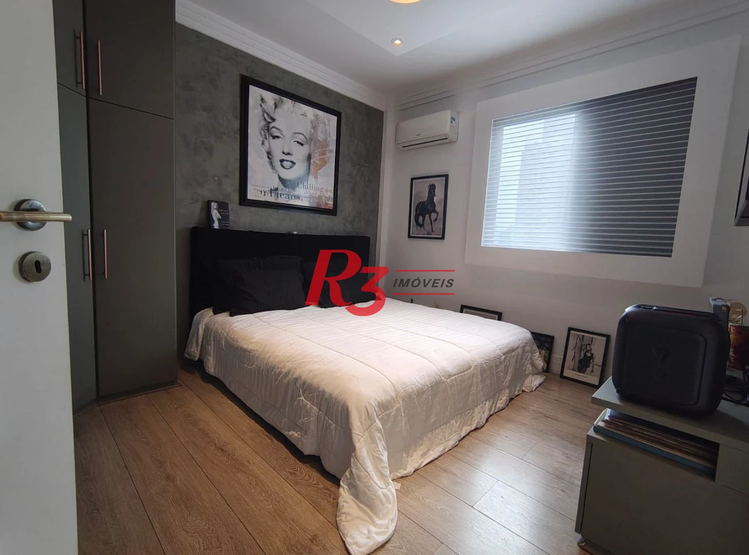 Apartamento com 3 dormitórios à venda, 170 m² por R$ 2.350.000,00 - Gonzaga - Santos/SP