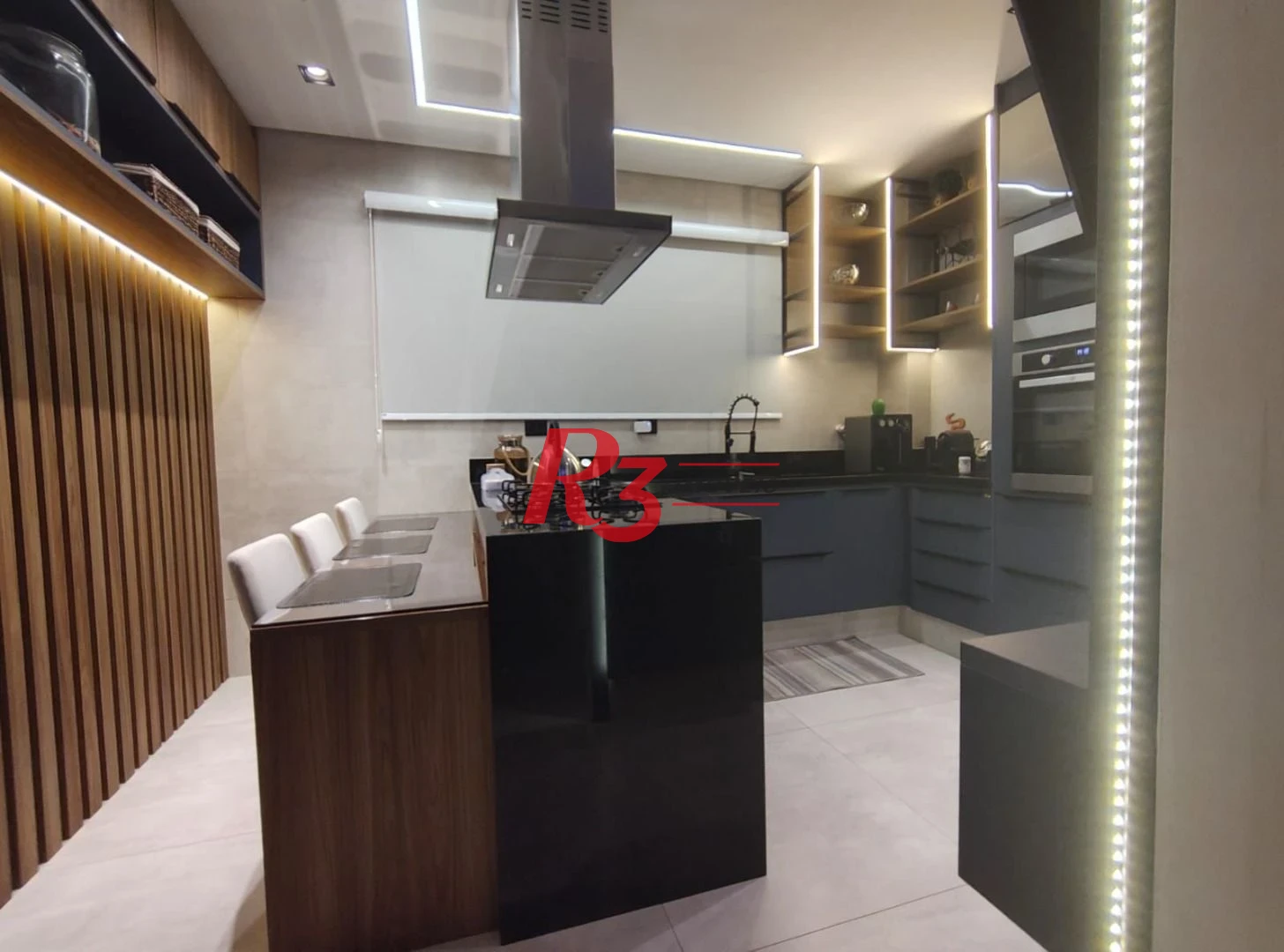 Apartamento com 3 dormitórios à venda, 170 m² por R$ 2.350.000,00 - Gonzaga - Santos/SP