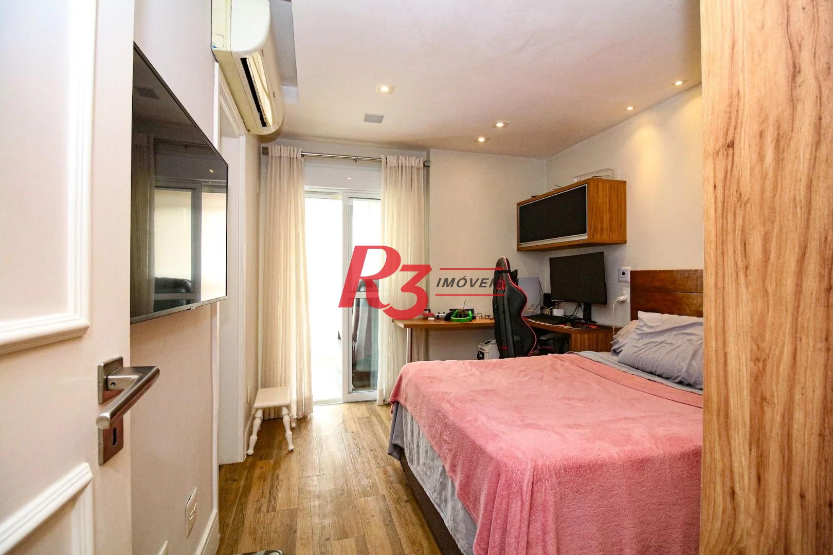 Apartamento com 4 dormitórios à venda, 228 m² por R$ 3.800.000,00 - Gonzaga - Santos/SP