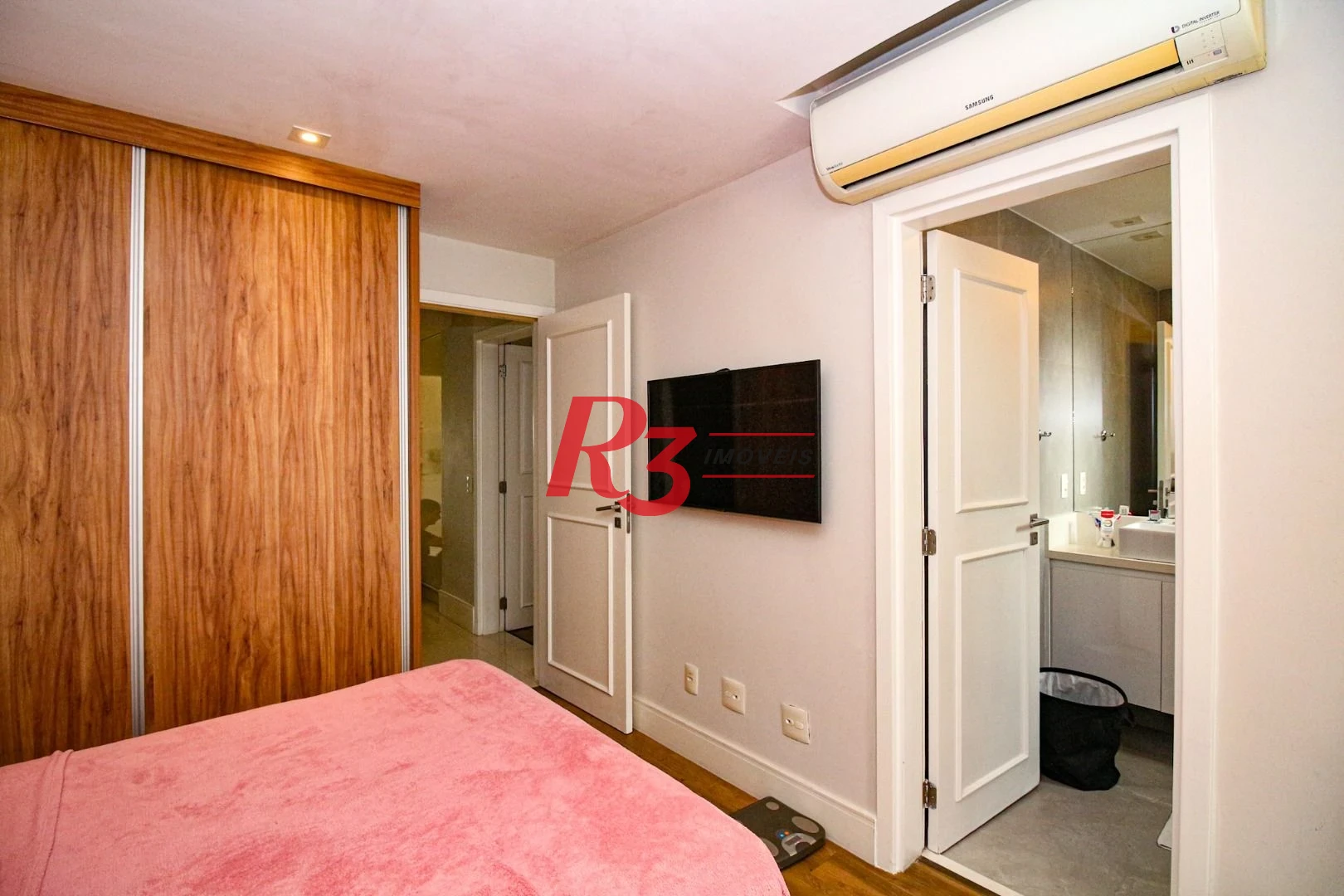 Apartamento com 4 dormitórios à venda, 228 m² por R$ 3.800.000,00 - Gonzaga - Santos/SP