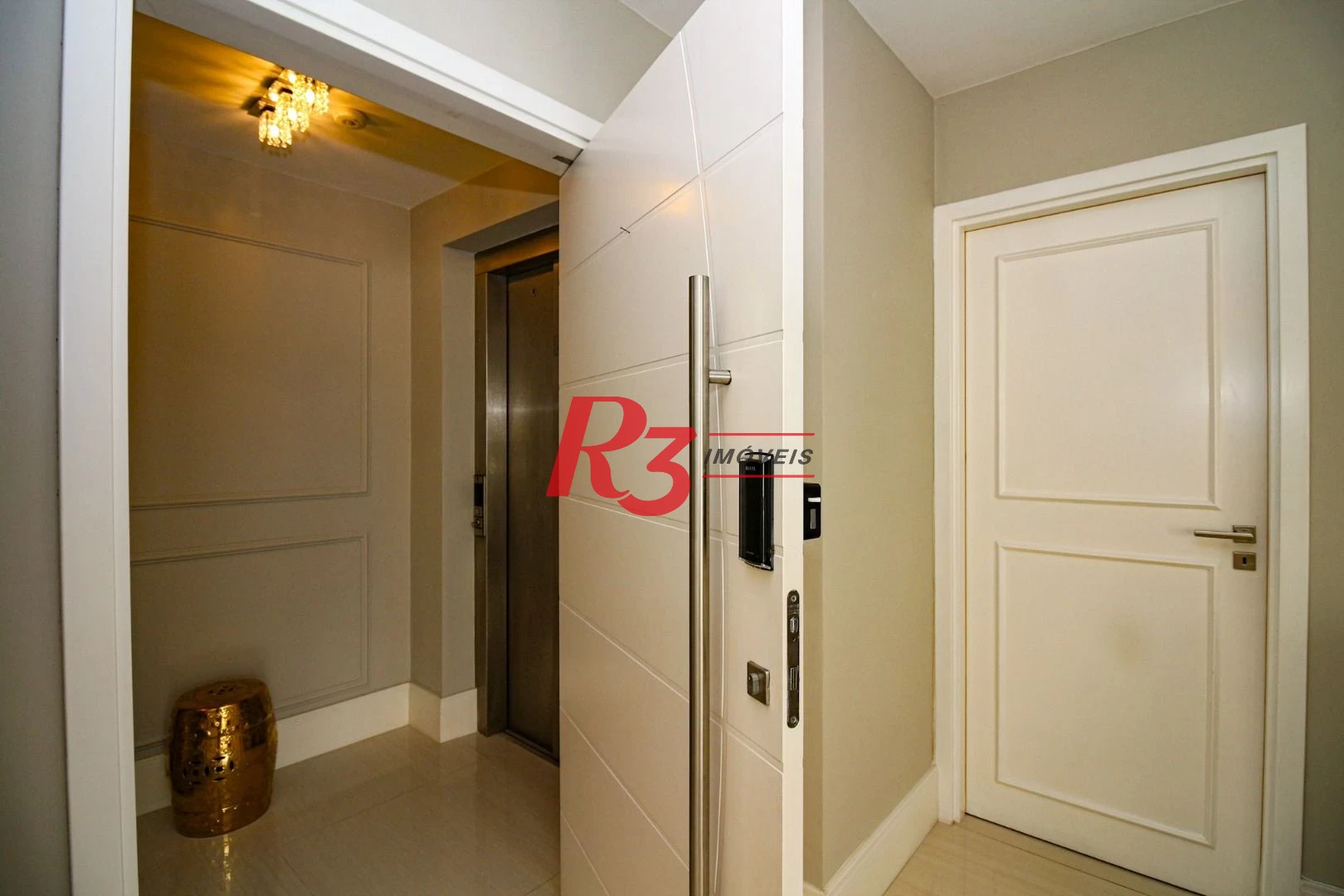 Apartamento com 4 dormitórios à venda, 228 m² por R$ 3.800.000,00 - Gonzaga - Santos/SP