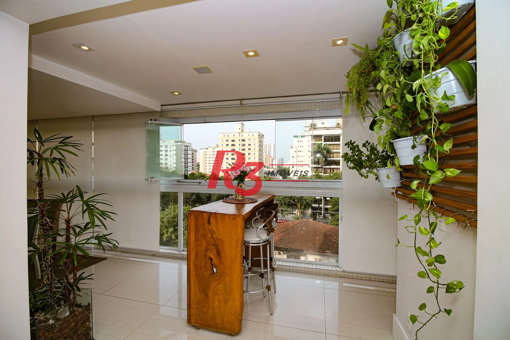 Apartamento com 4 dormitórios à venda, 228 m² por R$ 3.800.000,00 - Gonzaga - Santos/SP