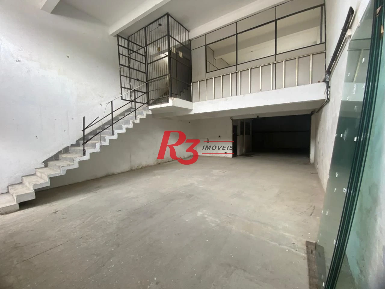 Galpão, 331 m² - venda por R$ 800.000,00 ou aluguel por R$ 6.000,00/mês - Paquetá - Santos/SP