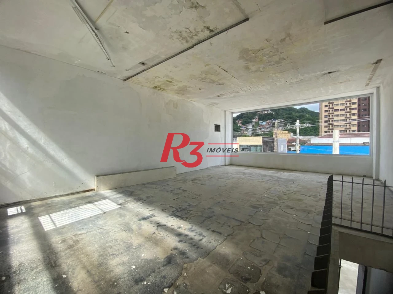 Galpão, 331 m² - venda por R$ 800.000,00 ou aluguel por R$ 6.000,00/mês - Paquetá - Santos/SP