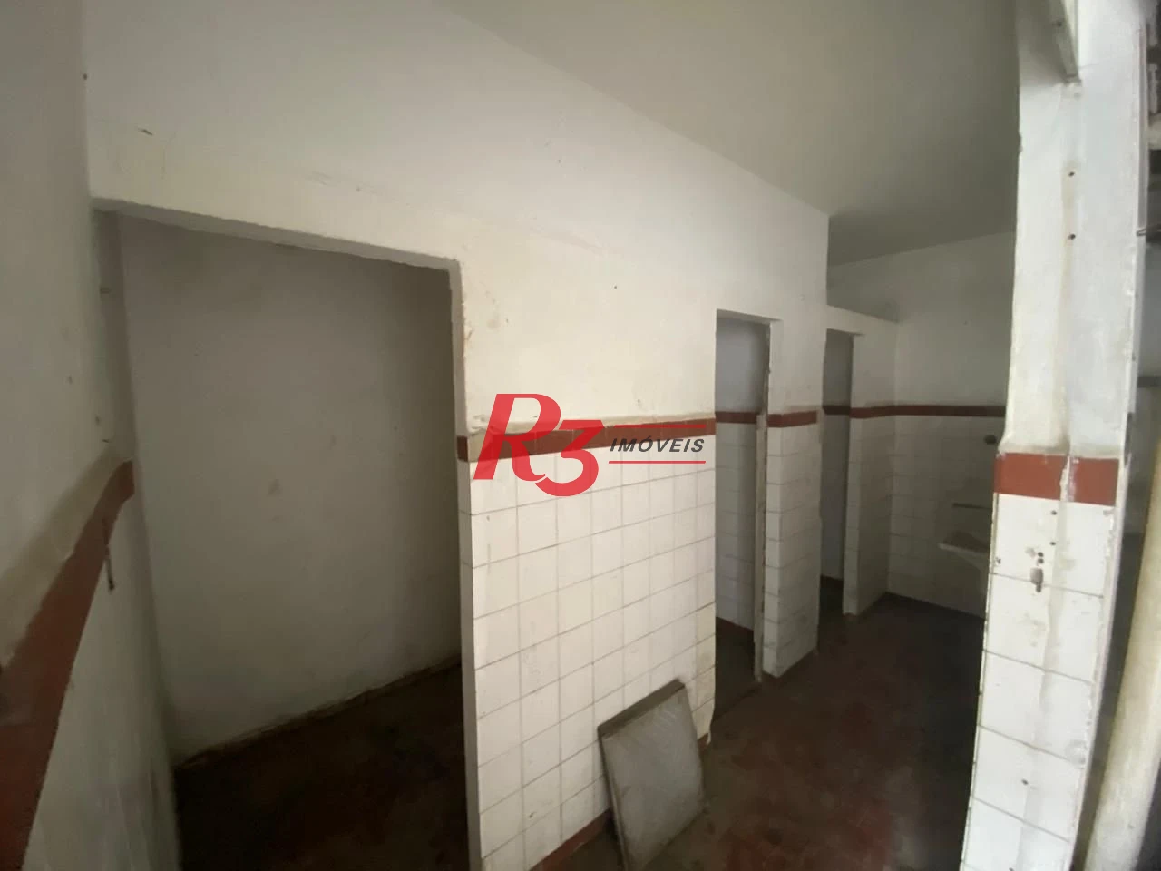 Galpão, 331 m² - venda por R$ 800.000,00 ou aluguel por R$ 6.000,00/mês - Paquetá - Santos/SP