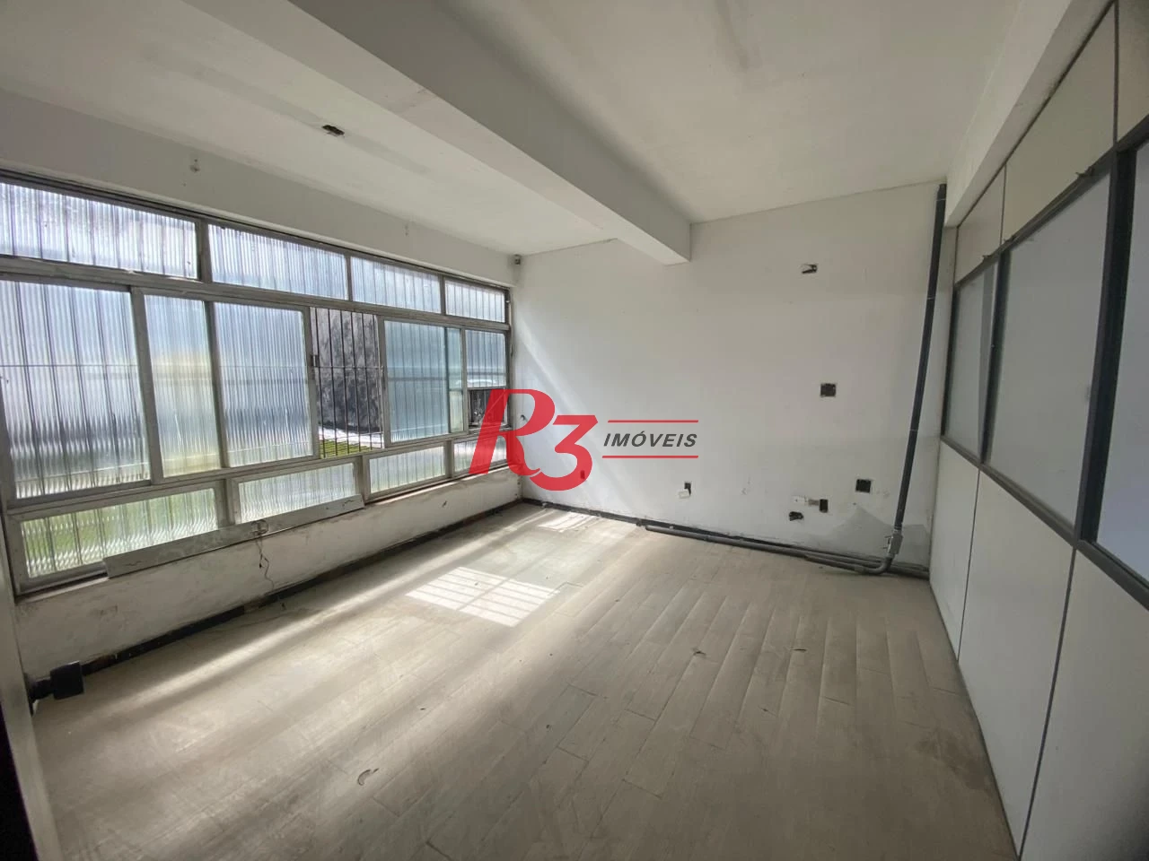 Galpão, 331 m² - venda por R$ 800.000,00 ou aluguel por R$ 6.000,00/mês - Paquetá - Santos/SP