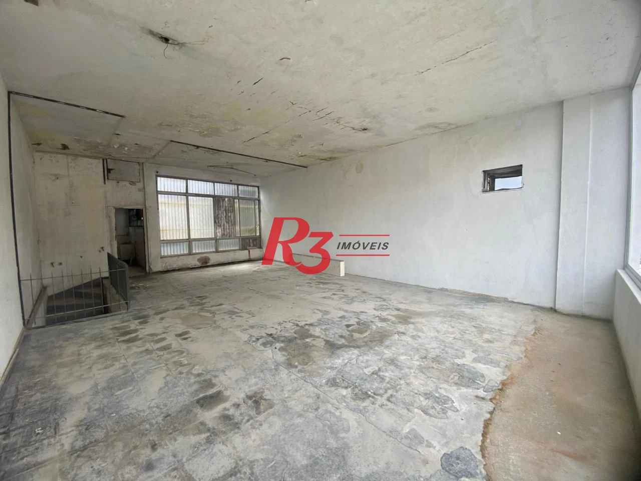 Galpão, 331 m² - venda por R$ 800.000,00 ou aluguel por R$ 6.000,00/mês - Paquetá - Santos/SP