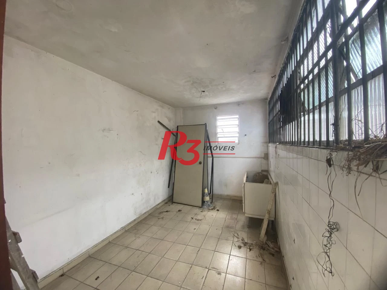 Galpão, 331 m² - venda por R$ 800.000,00 ou aluguel por R$ 6.000,00/mês - Paquetá - Santos/SP