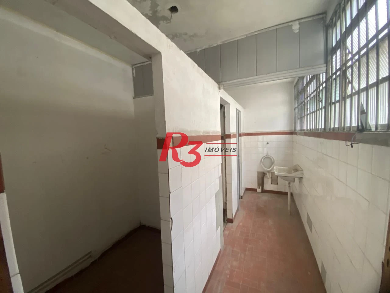Galpão, 331 m² - venda por R$ 800.000,00 ou aluguel por R$ 6.000,00/mês - Paquetá - Santos/SP