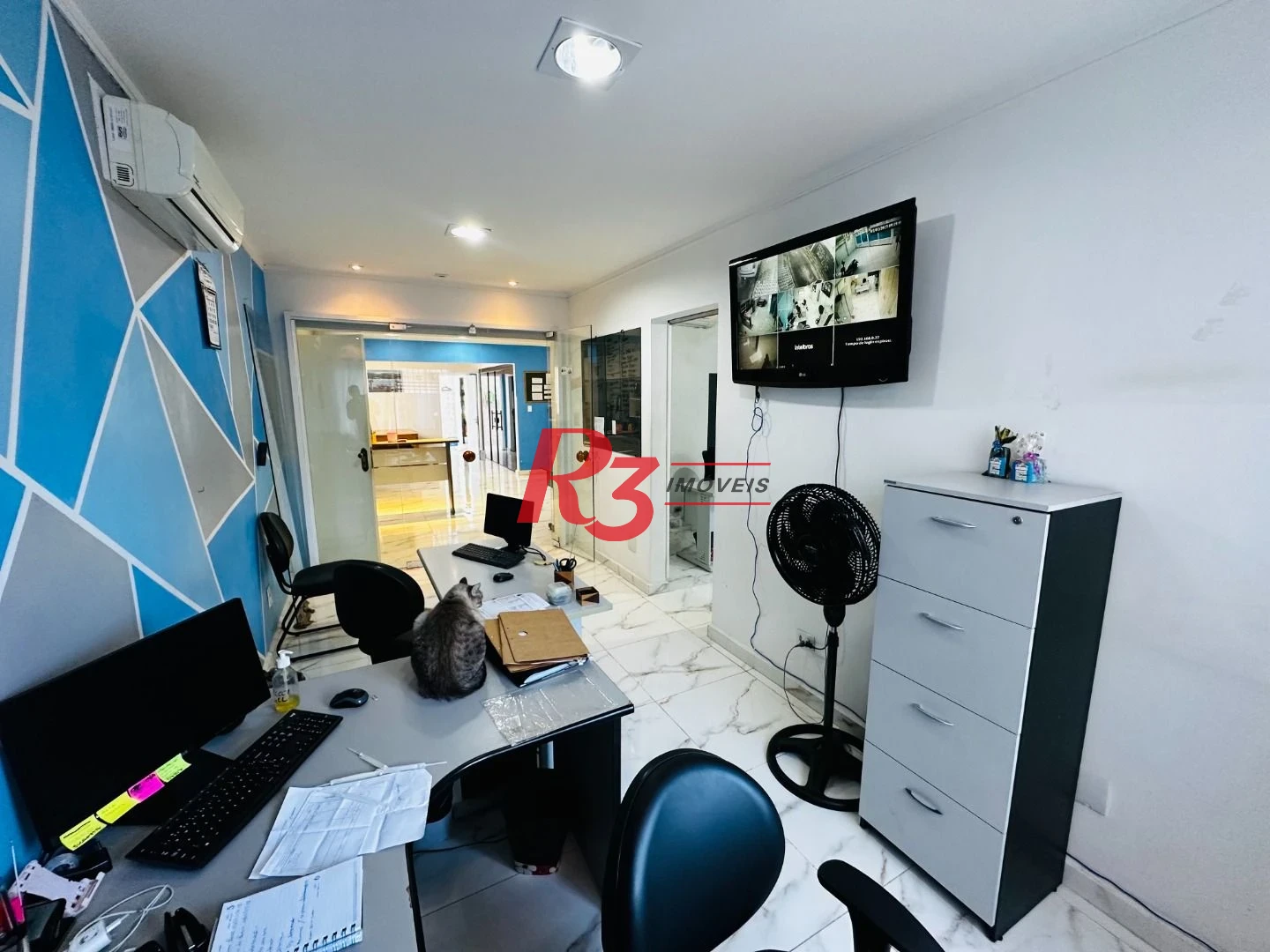 Sobrado com 4 dormitórios à venda, 245 m² por R$ 1.500.000,00 - Ponta da Praia - Santos/SP