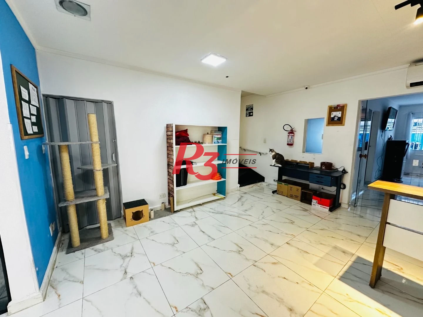 Sobrado com 4 dormitórios à venda, 245 m² por R$ 1.500.000,00 - Ponta da Praia - Santos/SP