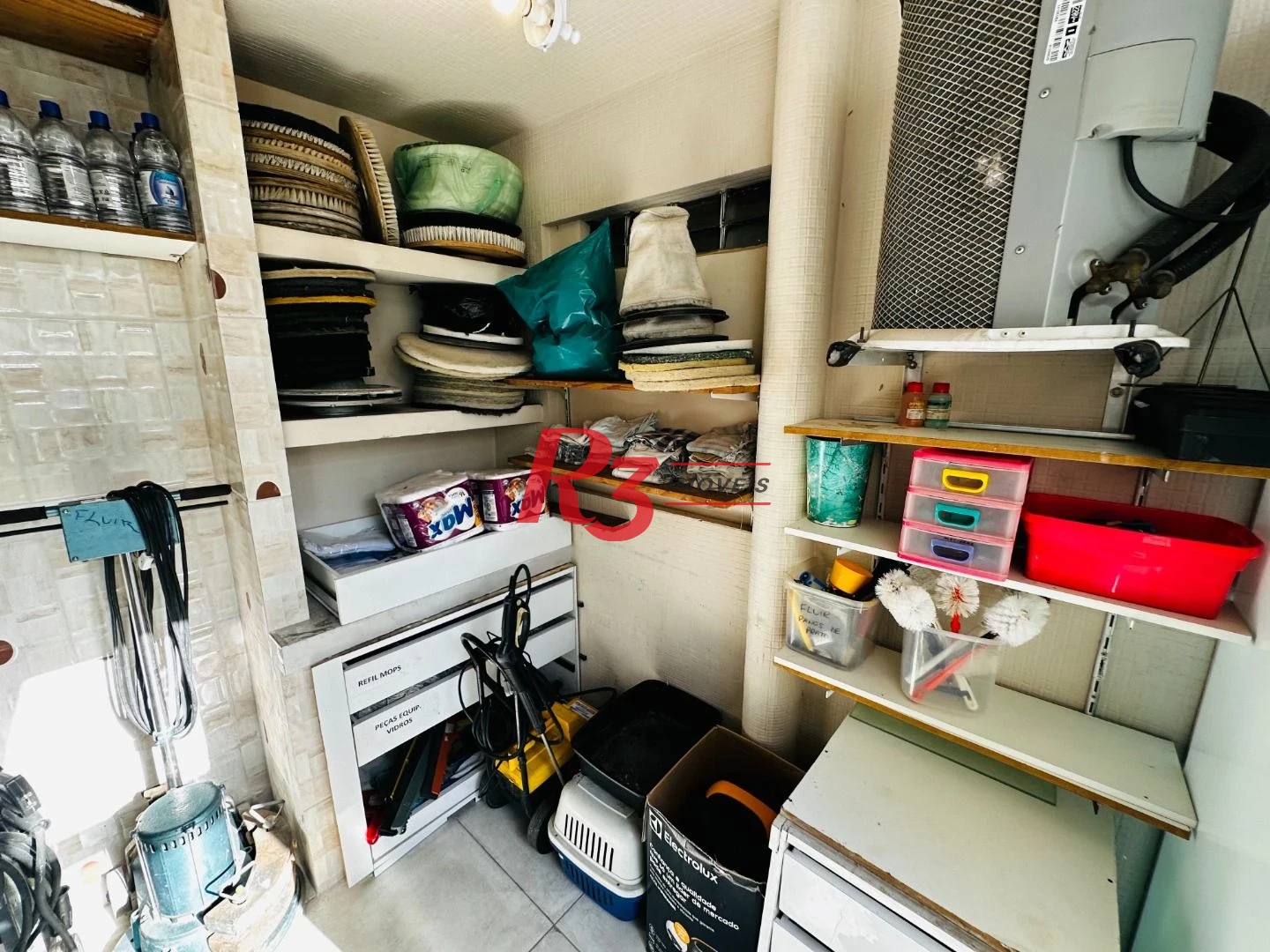 Sobrado com 4 dormitórios à venda, 245 m² por R$ 1.500.000,00 - Ponta da Praia - Santos/SP