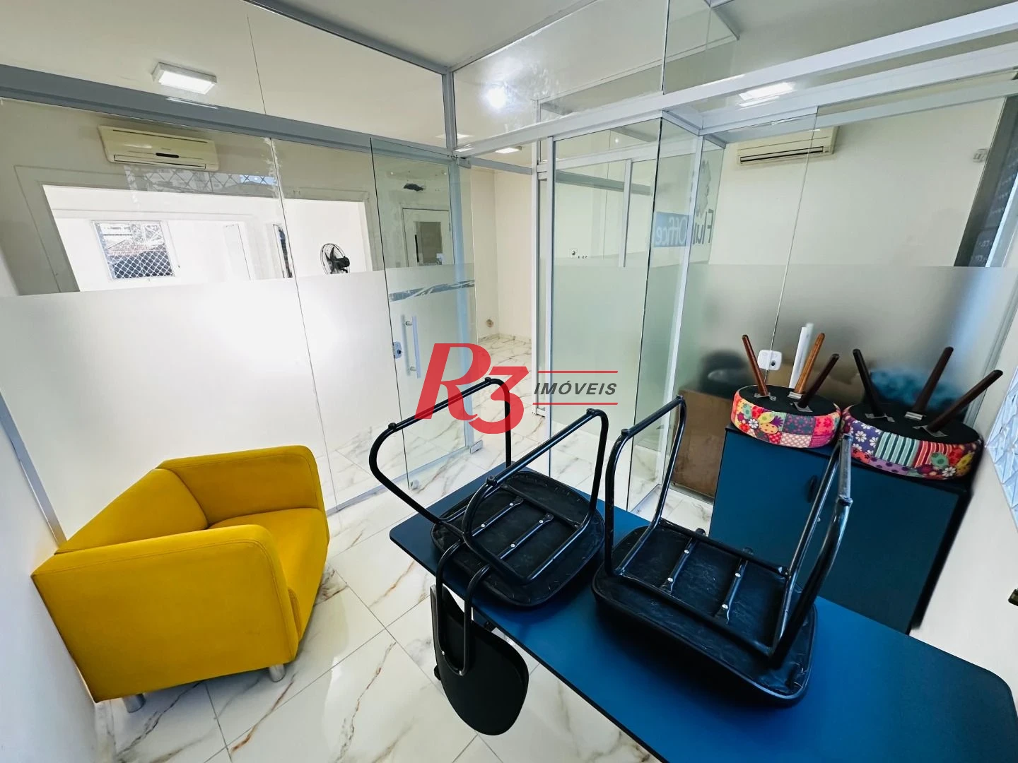 Sobrado com 4 dormitórios à venda, 245 m² por R$ 1.500.000,00 - Ponta da Praia - Santos/SP