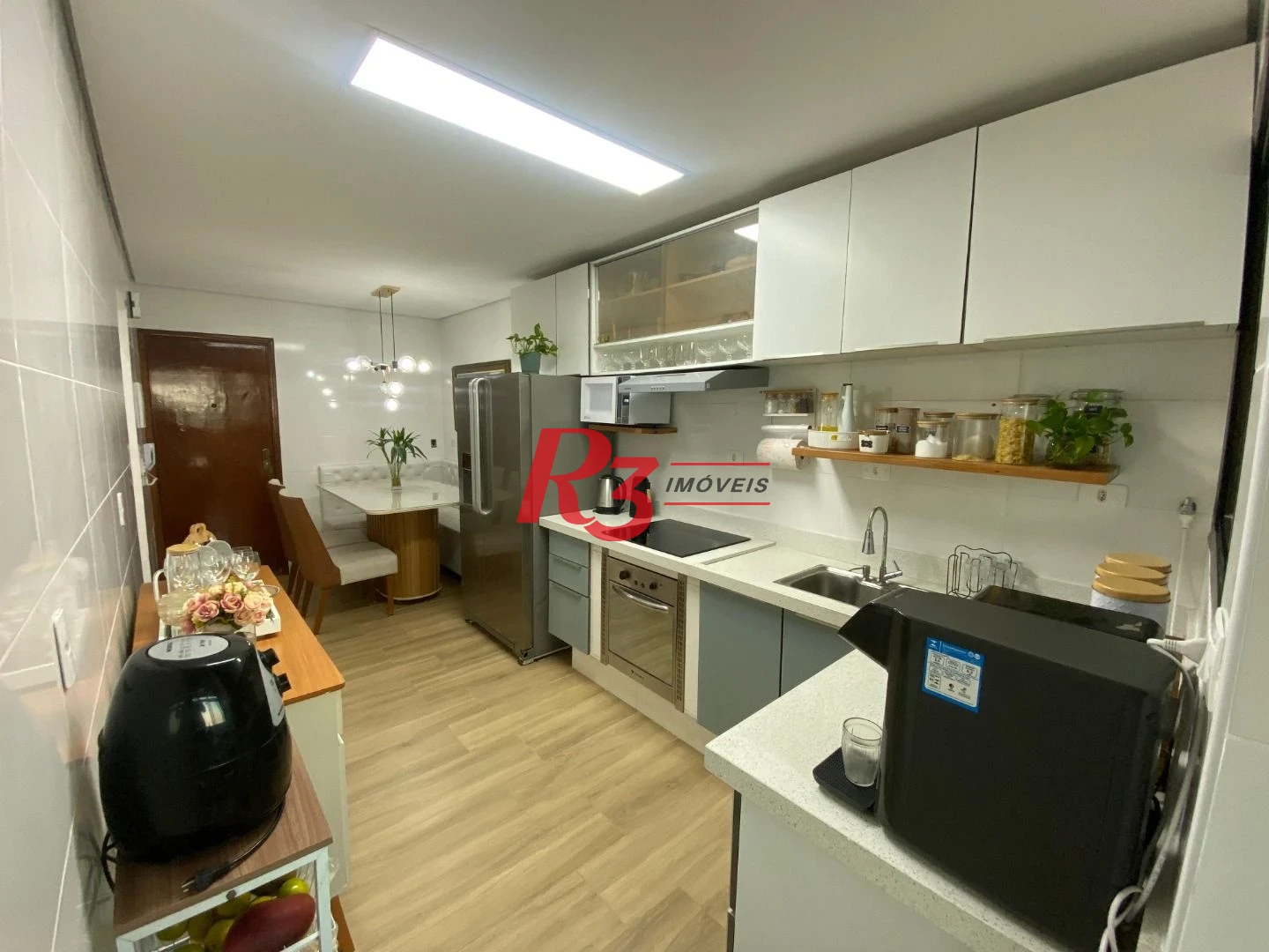 Apartamento com 2 dormitórios à venda, 100 m² por R$ 690.000,00 - Marapé - Santos/SP