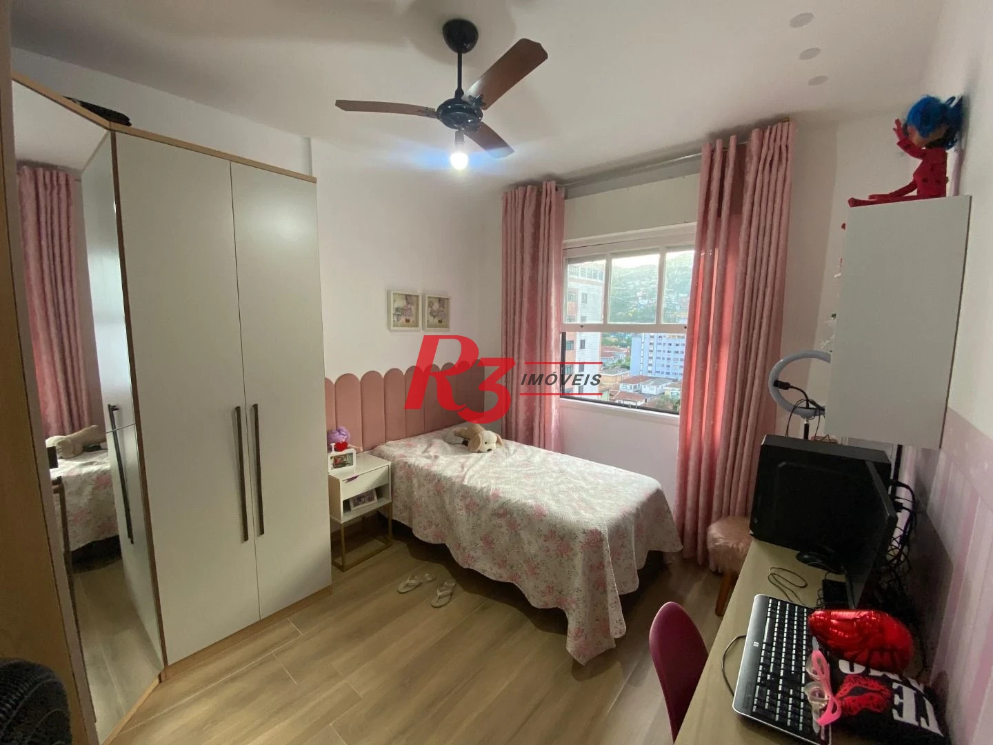 Apartamento com 2 dormitórios à venda, 100 m² por R$ 690.000,00 - Marapé - Santos/SP