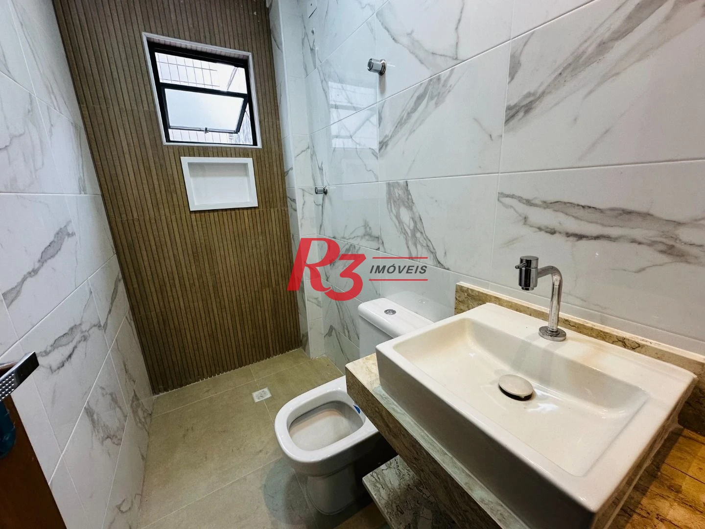 Sobrado à venda, 220 m² por R$ 1.600.000,00 - Embaré - Santos/SP
