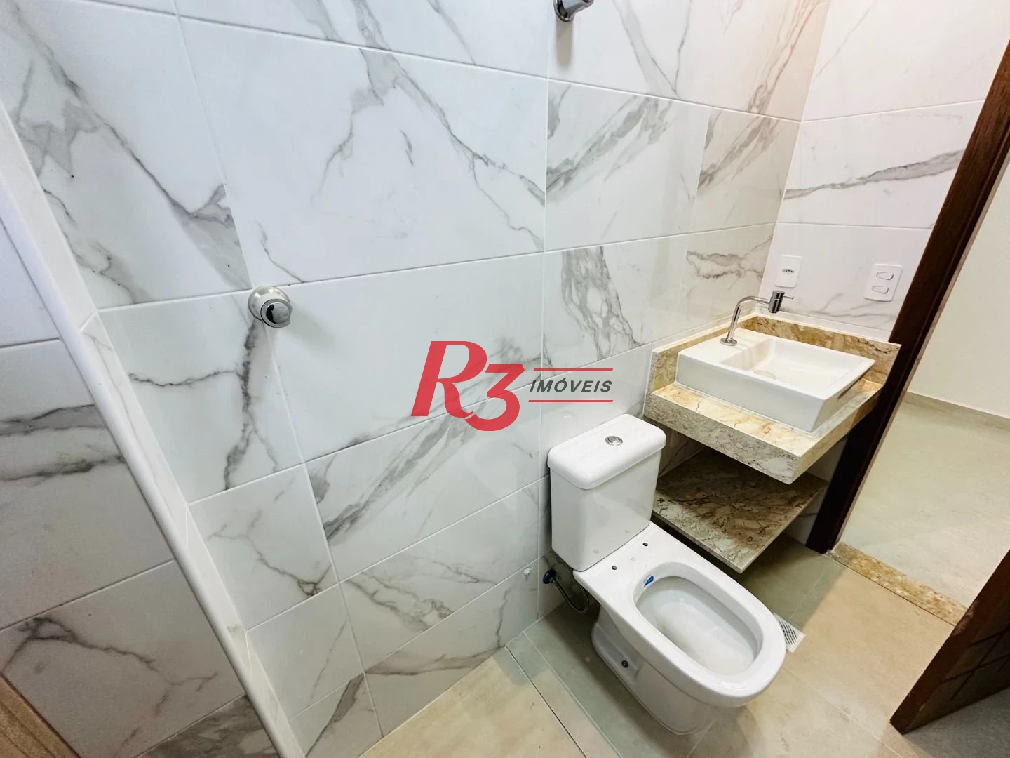 Sobrado à venda, 220 m² por R$ 1.600.000,00 - Embaré - Santos/SP
