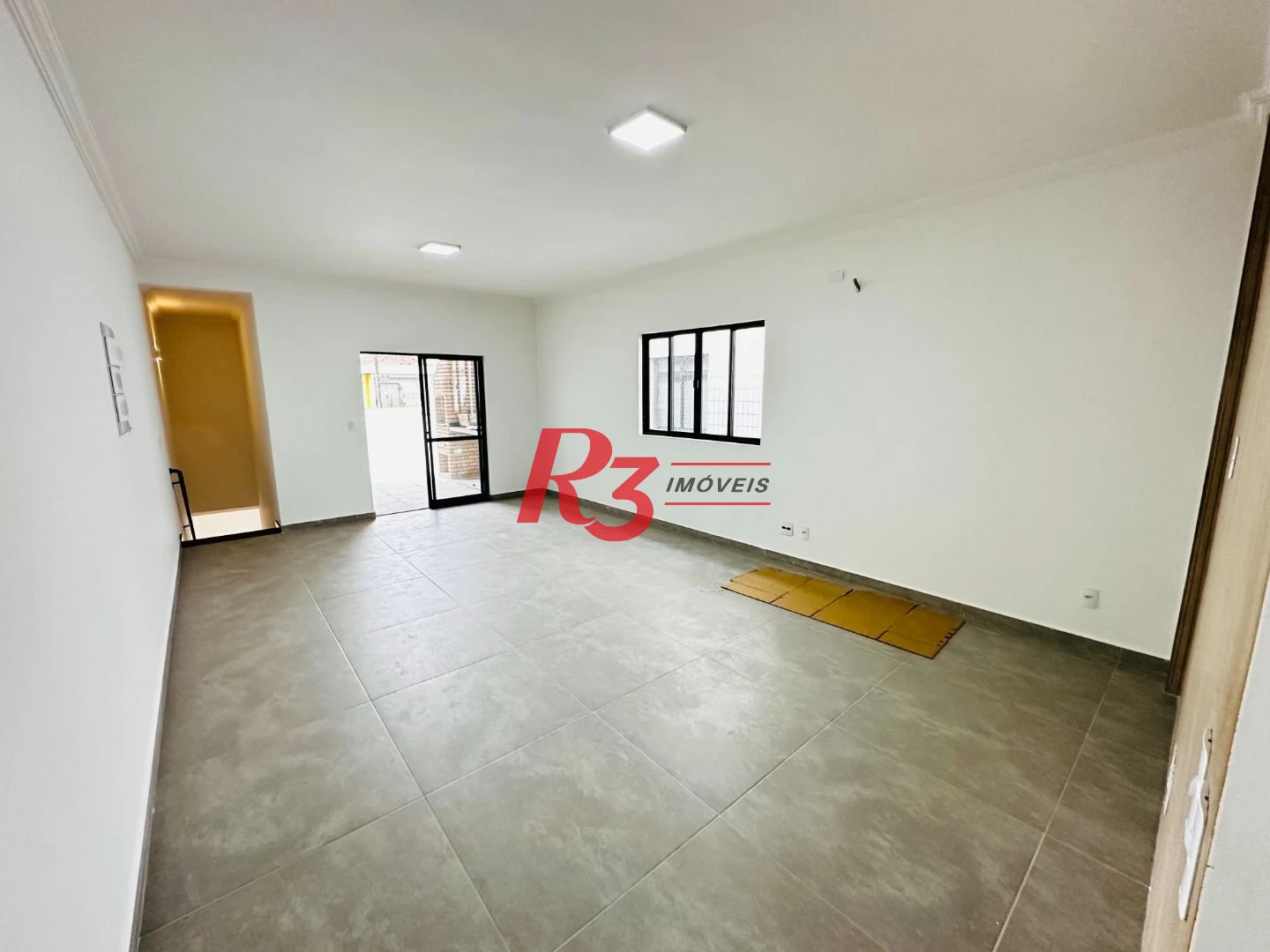Sobrado à venda, 220 m² por R$ 1.600.000,00 - Embaré - Santos/SP
