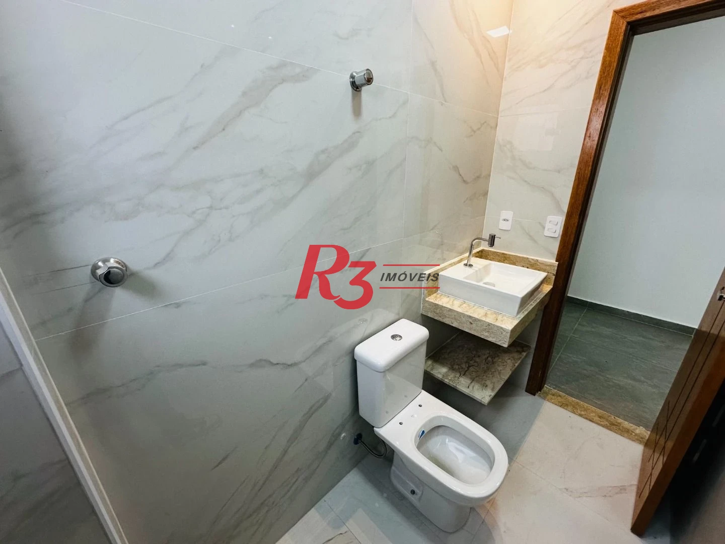 Sobrado à venda, 220 m² por R$ 1.600.000,00 - Embaré - Santos/SP