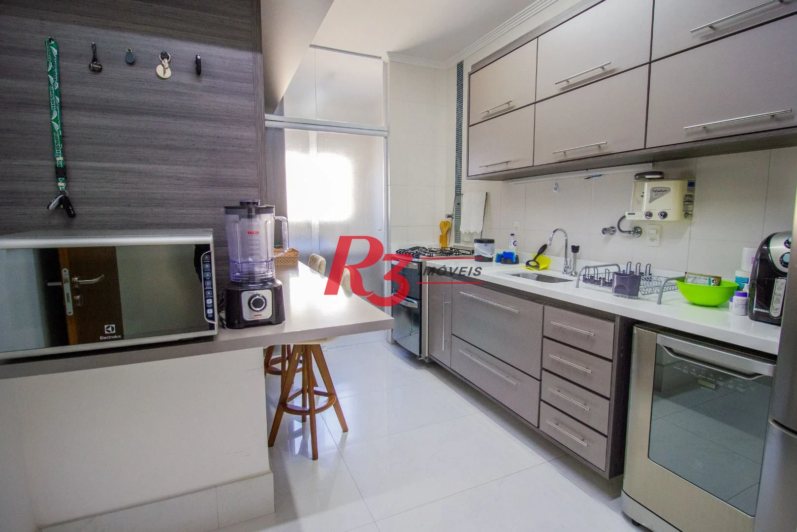 Apartamento com 2 dormitórios à venda, 114 m² por R$ 1.650.000,00 - Pompéia - Santos/SP