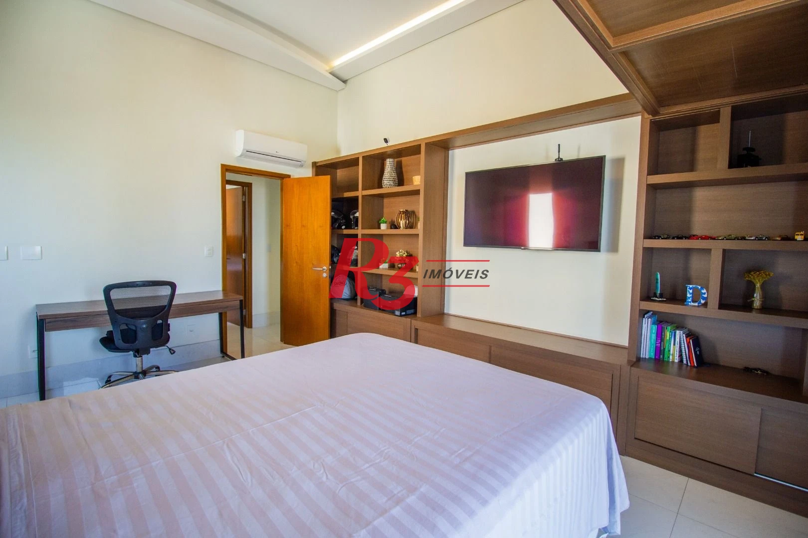 Apartamento com 2 dormitórios à venda, 114 m² por R$ 1.650.000,00 - Pompéia - Santos/SP