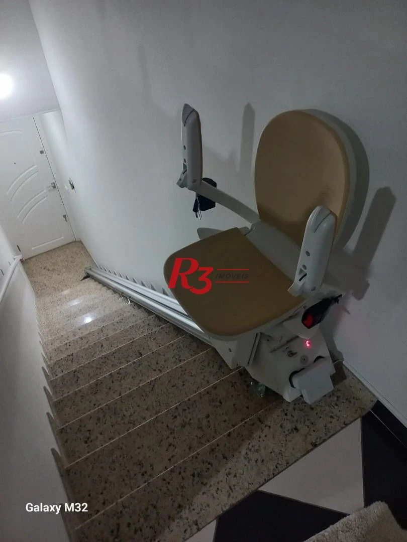 Casa com 3 dormitórios à venda, 160 m² por R$ 1.610.000,00 - Aparecida - Santos/SP