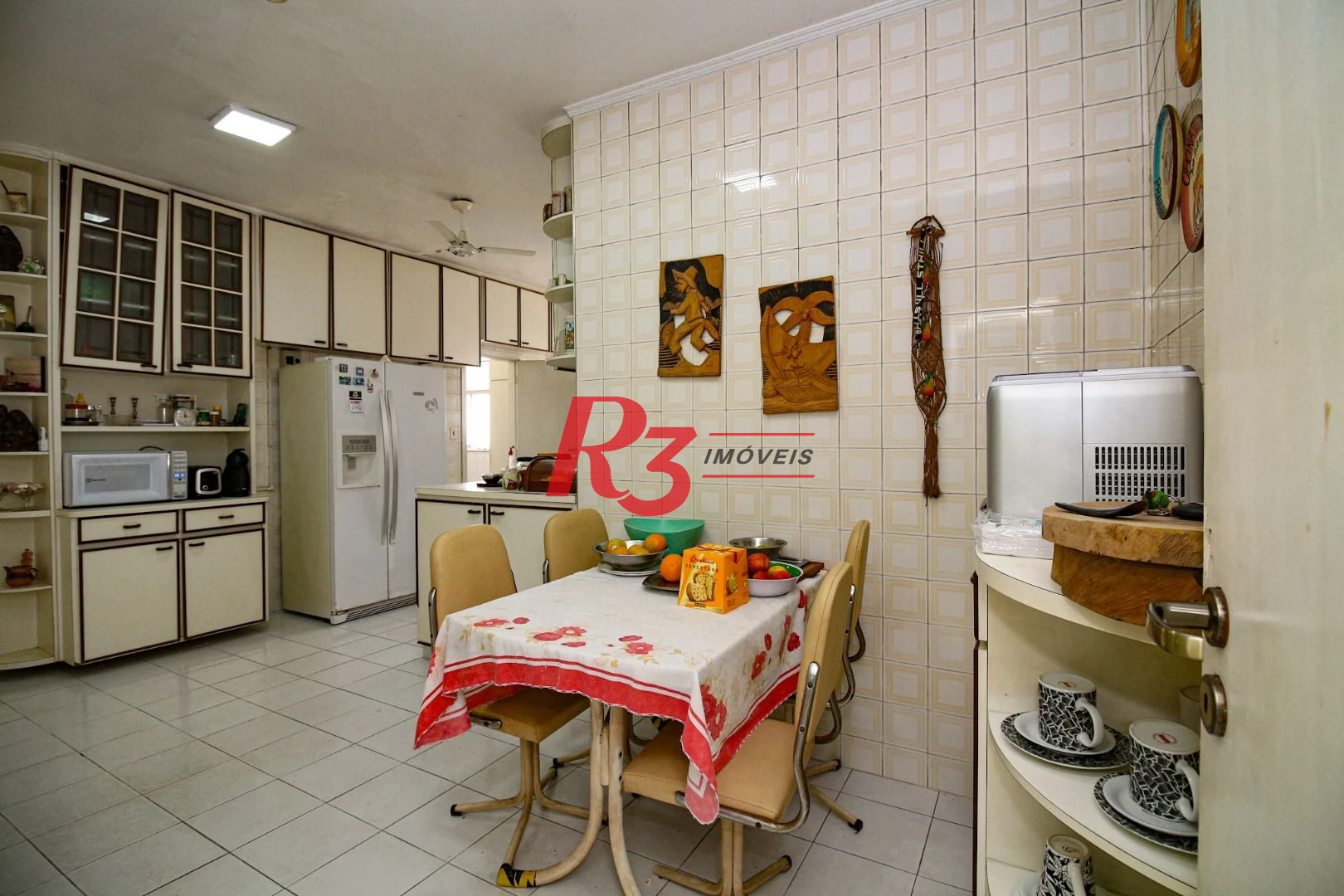 Cobertura com 3 dormitórios à venda, 250 m² por R$ 1.500.000,00 - Ponta da Praia - Santos/SP