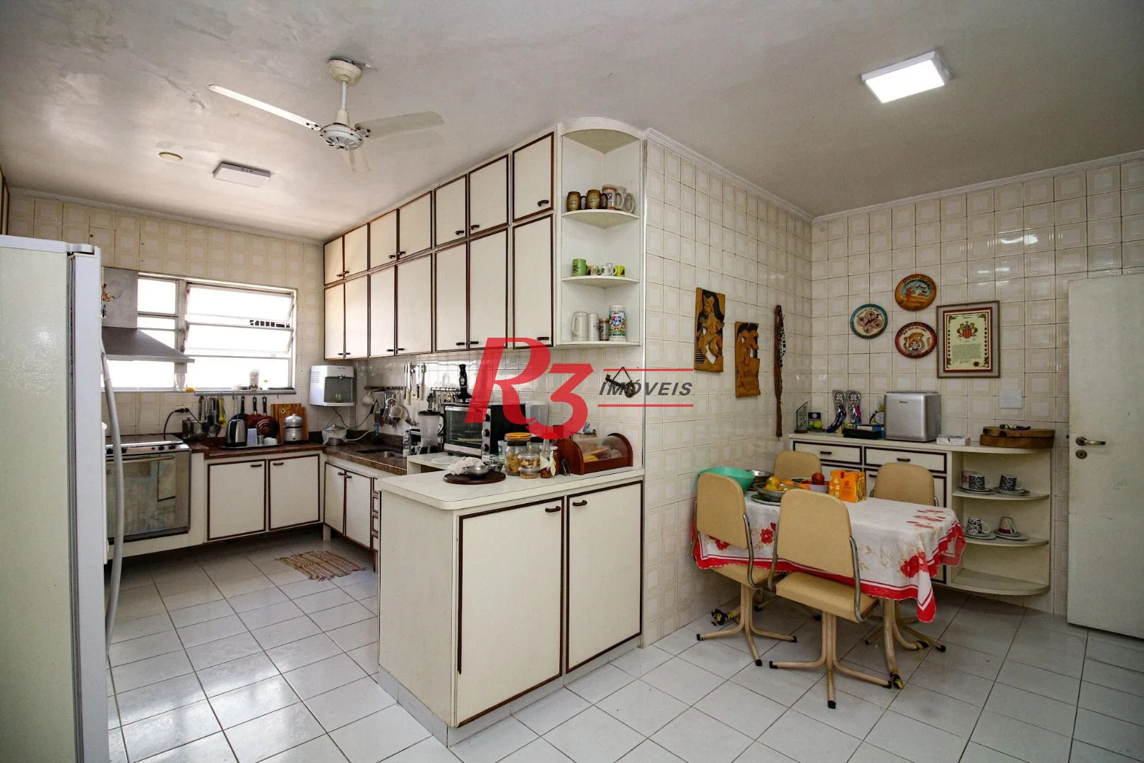 Cobertura com 3 dormitórios à venda, 250 m² por R$ 1.500.000,00 - Ponta da Praia - Santos/SP