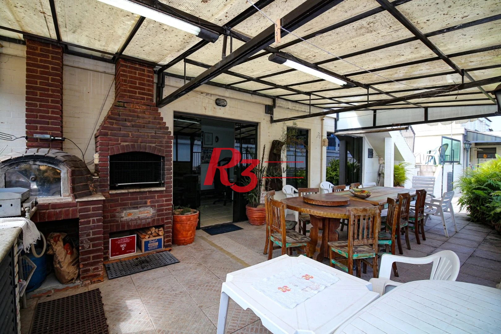 Cobertura com 3 dormitórios à venda, 250 m² por R$ 1.500.000,00 - Ponta da Praia - Santos/SP