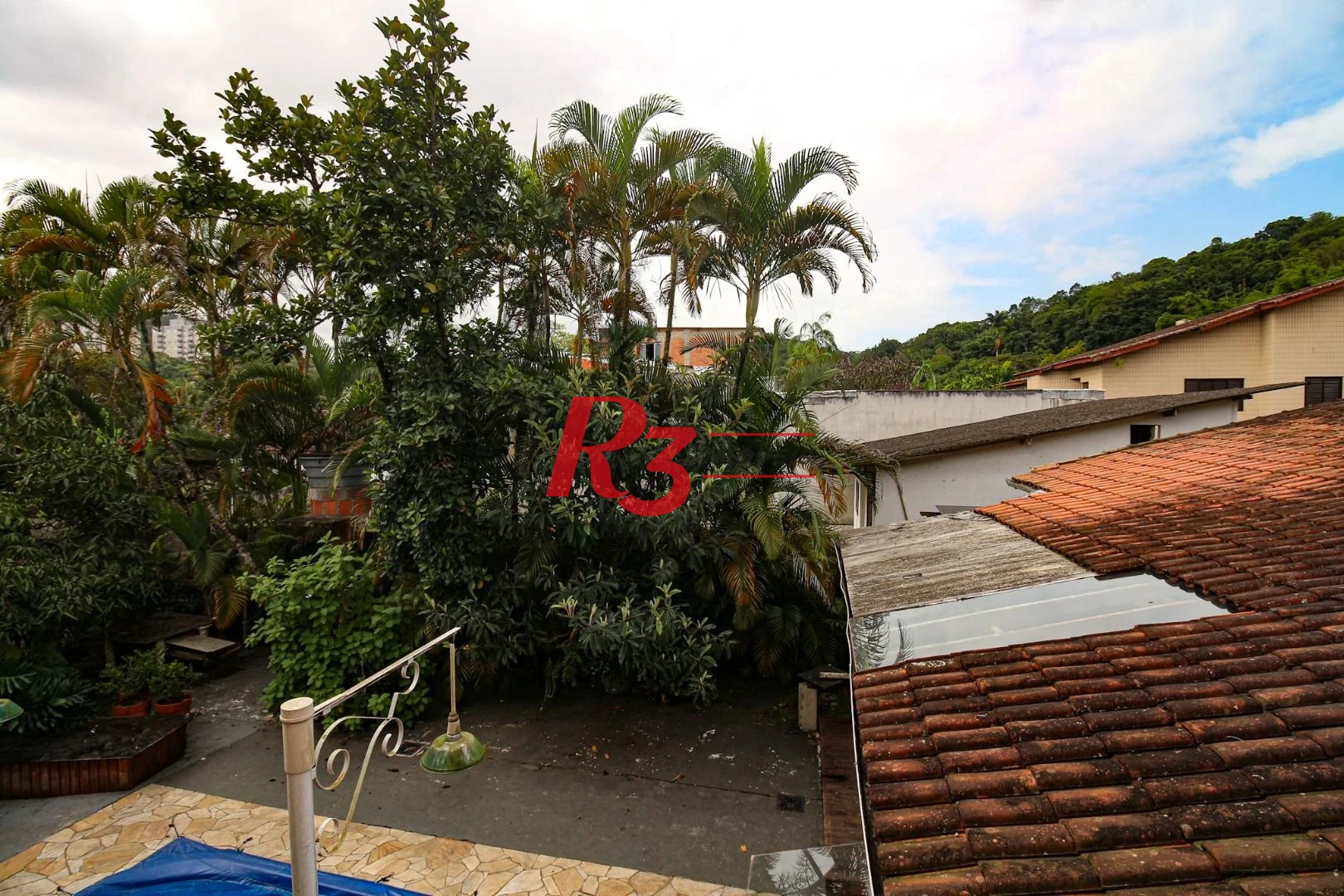 Sobrado Novo com 03 Suítes