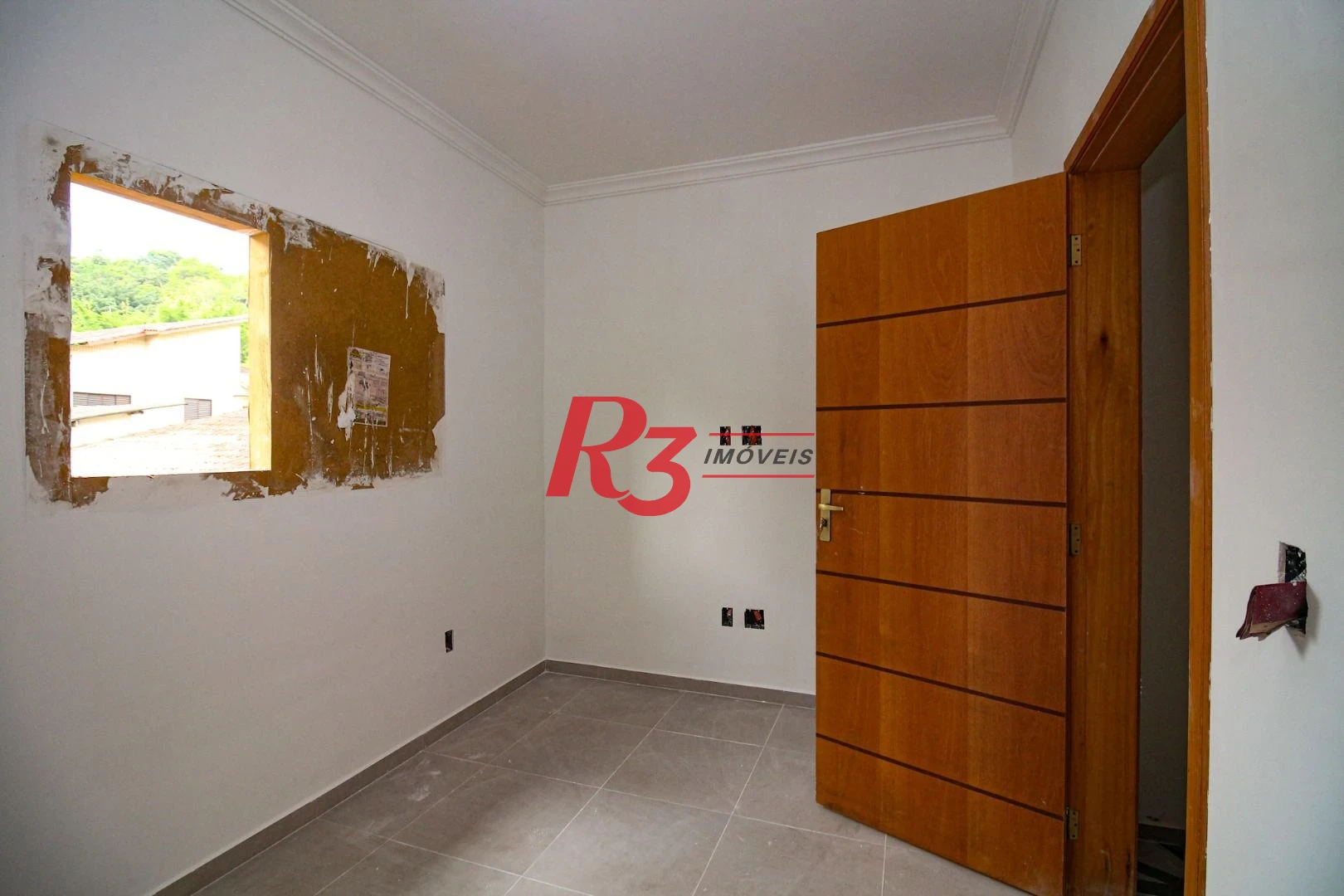 Sobrado Novo com 03 Suítes
