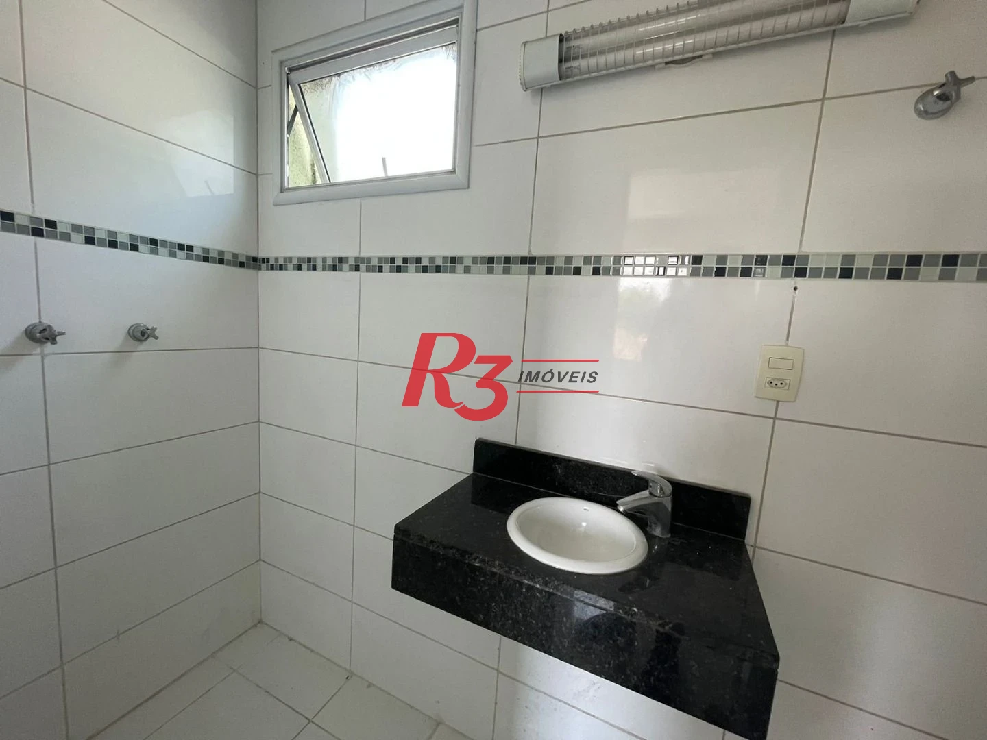Casa com 2 dormitórios à venda, 105 m² por R$ 480.000,00 - Estuário - Santos/SP