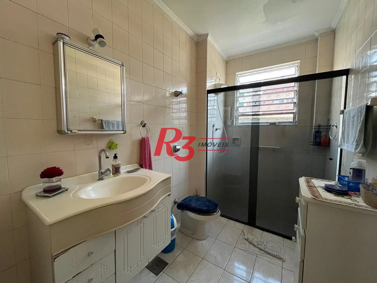 Apartamento com 2 dormitórios à venda, 69 m² por R$ 370.000,00 - Encruzilhada - Santos/SP